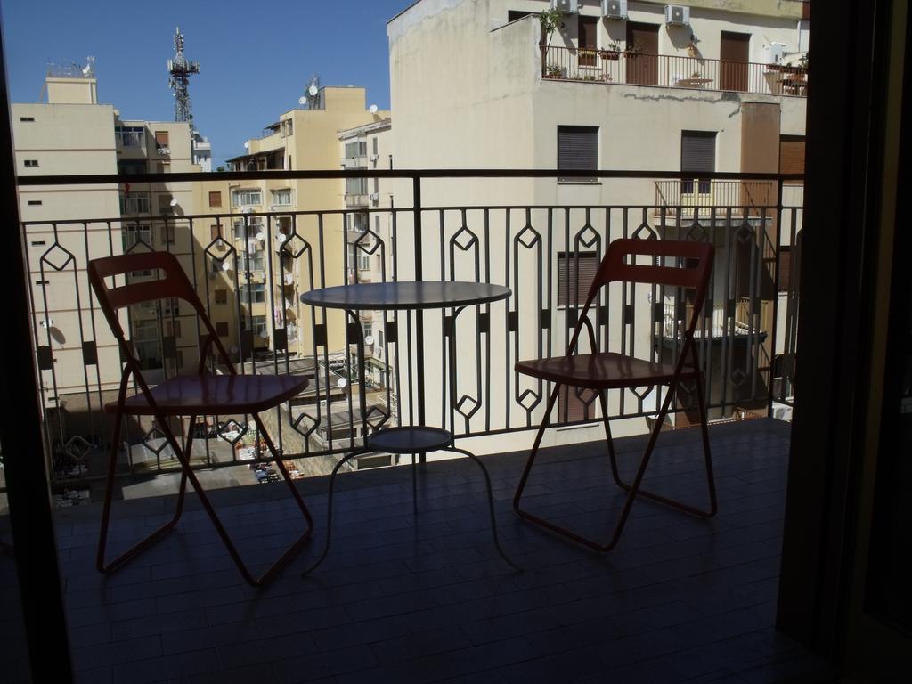 A Tre Passi Dal Centro Otel Palermo Dış mekan fotoğraf